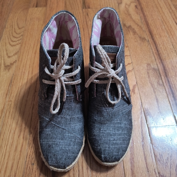 Toms laced espadrille wedges, size 7.5, gray 🩶 - Picture 4 of 11